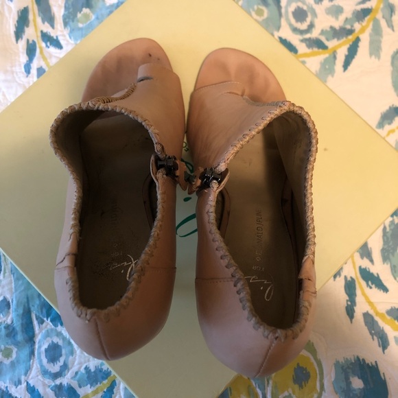 Lisa Pliner (Donald J. Pliner) Booties. - Picture 5 of 7